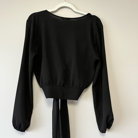 Black Cropped Waist Tie Blouse - Picture 2 of 3